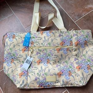 Vera Bradley Reactive Drawstring Family Tote in Sunlit Garden